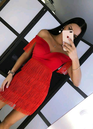 Червона міні сукня