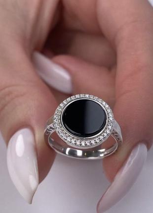 Серебряное женское кольцо с ониксом родий
