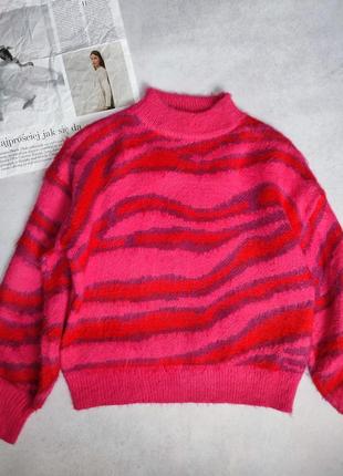 Женский розовый яркий свитер в полоску принт зебра