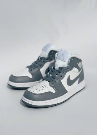 Кроссовки air jordan retro 1