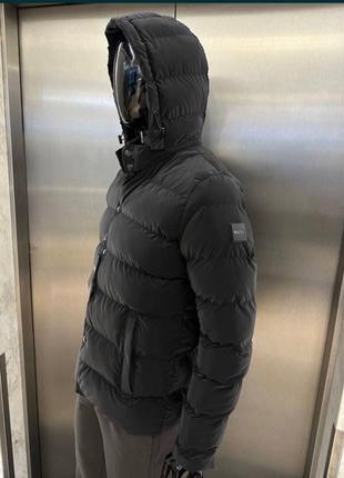 Чоловіча зимова куртка BOSS розмір Л