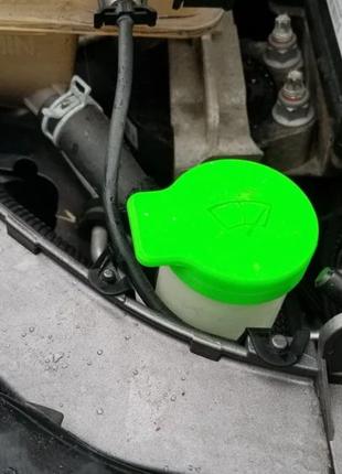 Крышка бачка омывающей жидкости Ford Focus 2012