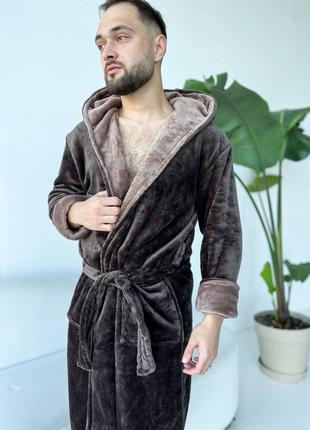 Чоловічий теплий халат DO2592/2  м'який та приємний до тіла.