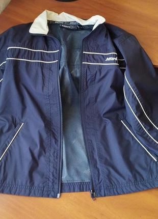 Куртка ветровка из водоотталкивающей ткани на 9-10 лет