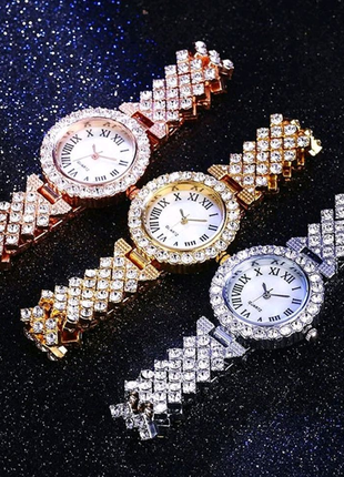 Шикарні жіночі комплекти, годинник,браслет в асортименті
