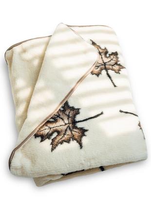Плед одеяло из белой овчины кленовый лист