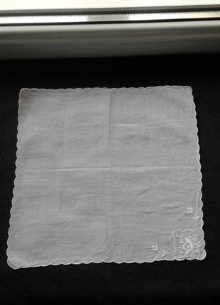 Батистовый белый носовой платок с вышивкой винтаж