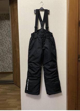 Новый черный полукомбенизон lindex лыжные брюки размер 9-10 ле...
