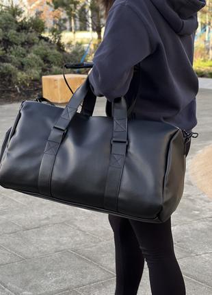 Спортивна / дорожня жіноча сумка з кишенею для взуття на 2 від...