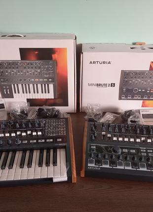 Суперціна синтезатори Arturia Minibrute 2,2S. Корпуси Rackbrute 6