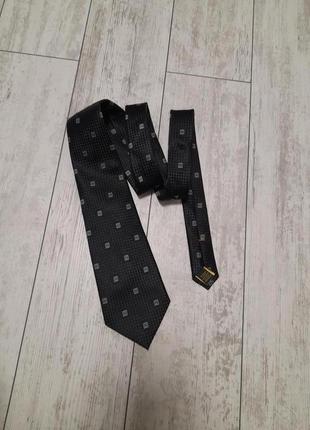 Шелковый черный галстук с узором donald j. trump