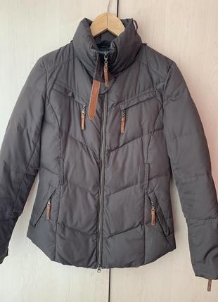 Зимова коротка куртка пуховик у коричневому кольорі