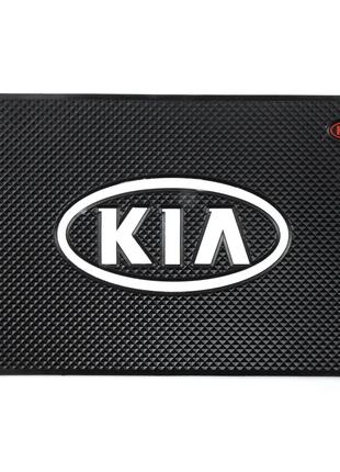 Коврик для торпеды антискользящий с логотипом Kia