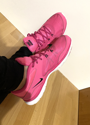 Nike 40.5 кроссовки спортивные фитнес женские 26 см стелька яр...