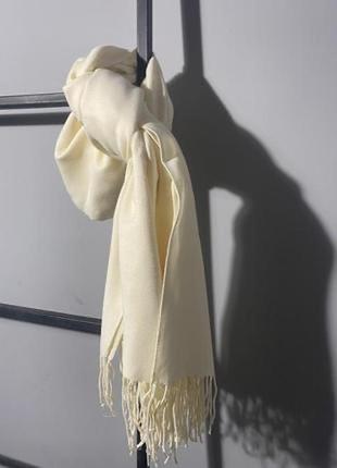 Великий кремовий ( білий молочний ) хустка палантин шарф
