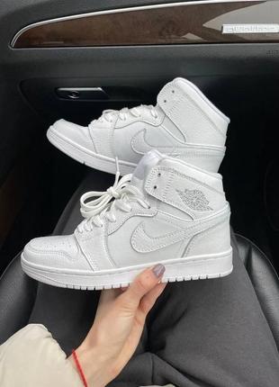 Женские кроссовки nike air jordan all white