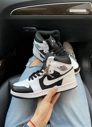 Женские кроссовки nike air jordan 1 black white