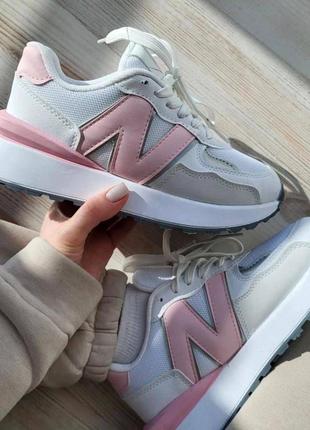 Женские кроссовки new balance