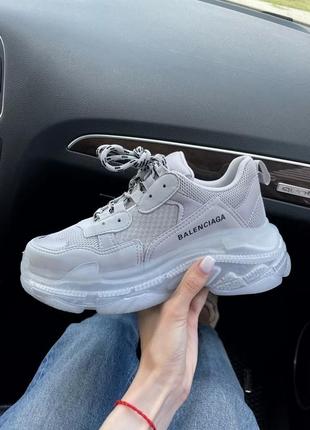 Женские кроссовки balenciaga triple s grey