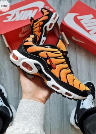 Мужские кроссовки nike air max plus tn black orange