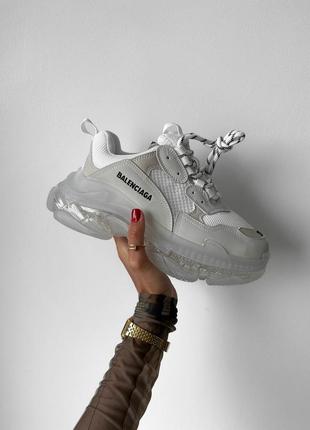 Жіночі кросівки balenciaga triple s cream white clear sole