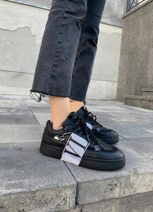 Женские кроссовки valentino black