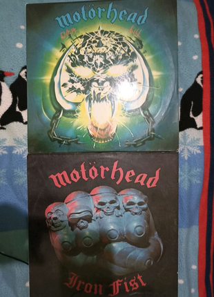 Продам 2 альбомах Motorhead