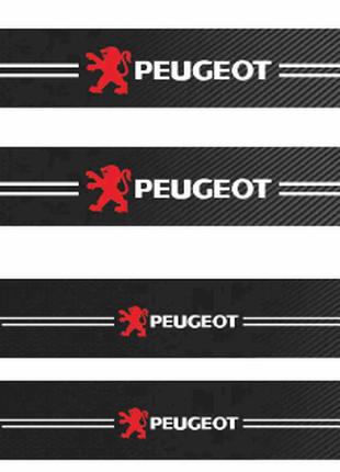 Защитная наклейка на пороги авто Peugeot карбон