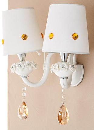 Бра на 2 лампи з абажуром та декоративними прикрасами