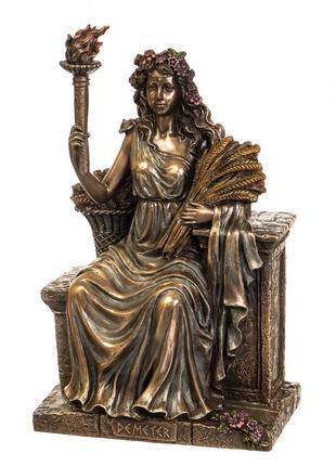 Статуетка "деметра на троні"
