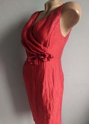 Сукня із льону на підкладці.