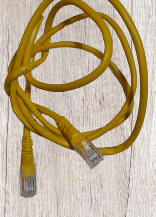 Патч-корд мережевий кабель довжина 1 метр, є різні варіанти