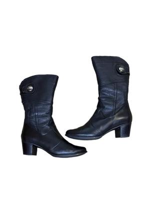 Женские черные кожаные сапоги на устойчивом каблуке, зима
