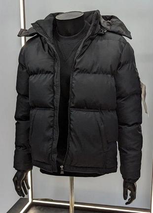 Теплая мужская куртка stone island черного цвета