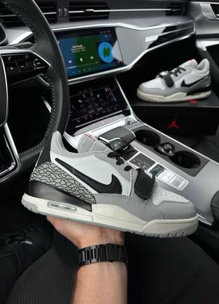 Чоловічі кросівки Nike Air Jordan Legacy 312 Low M Grey White Bla