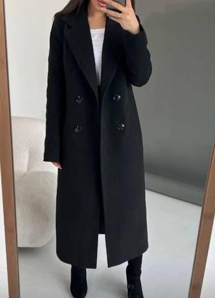 Классическое женское пальто черного цвета