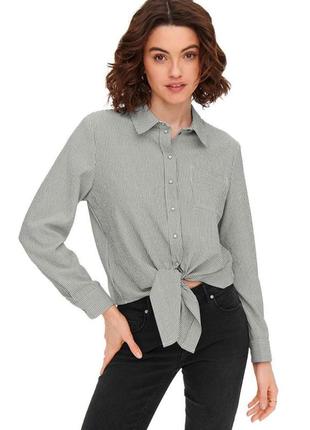 Рубашка женская в полоску с завязкой спереди only серая