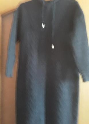 Теплое платье-туника с капюшоном