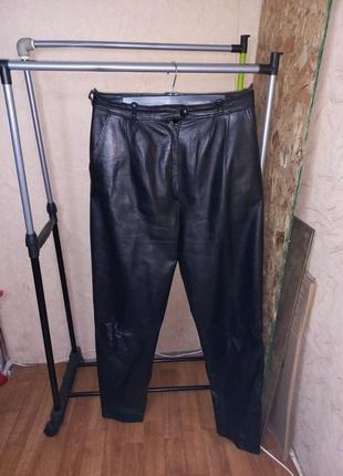 Кожаные брюки с защипами 46-48 размер