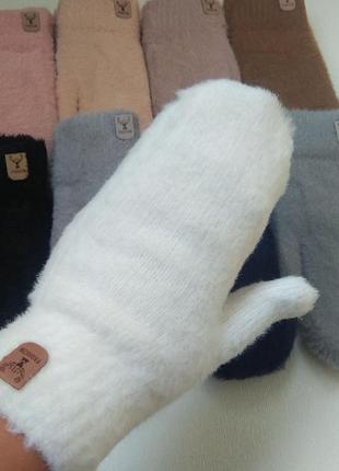 Теплые зимние пушистые перчатки
