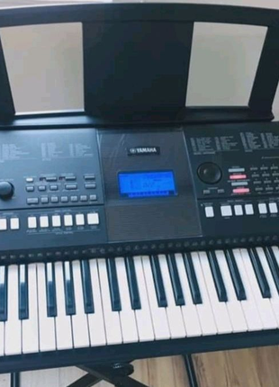 Синтезатор Yamaha PSR e423