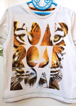 Нарядная фирменная качественная красивая футболка белая с тигр...