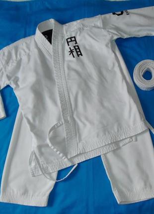 Белое кимоно для единоборств ,добок на 5-6 лет