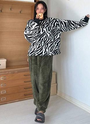 Женская пижама с меха Тедди цвет зебра хаки р.42/46 449019