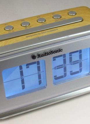 Ретро FM-радио с PLL-часами и цифровым флип-дисплеем с подсветкой