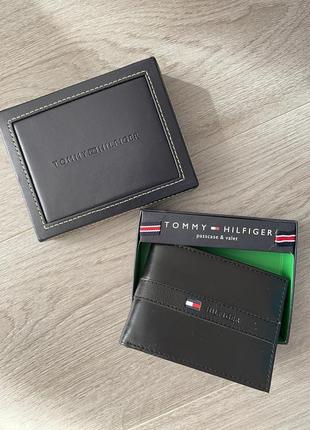 Шкіряний гаманець від tommy hilfiger