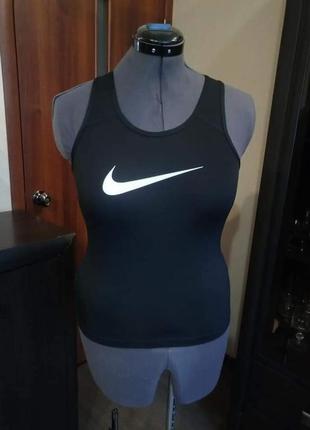 Спортивная майка nike dri-fit.