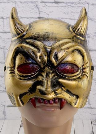 Полумаска карнавальная демон золото