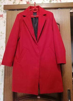 Красное демисезонное женское пальто меди