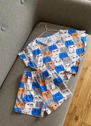 Пижама футболка и шорты в принт котики